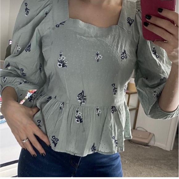 Universal Thread Blouse - Picture 3 of 3